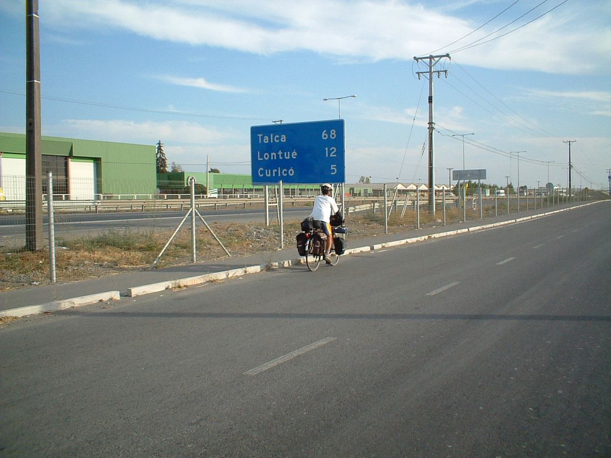 The road to Lontué, Chile